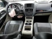 ✅ 2019 Dodge Grand Caravan SXT • VIN: 2C4RDGCG2KR695779 • Лот: 86435315. Опубликован ранее на Copart с пробегом 151 878 миль. Бесплатный доступ к архиву аукционных продаж из США и подробный отчёт об истории автомобиля на DreamBid. Изображение 8.