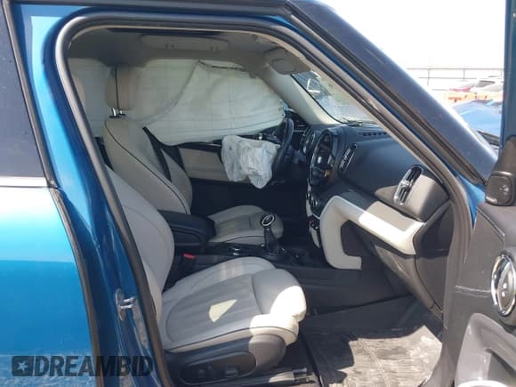 ✅ 2018 MINI Countryman Cooper S • VIN: WMZYT5C30J3E60548 • Lot: 41890016. Wystawiony na IAAI z przebiegiem 75 769 mil. Bezpłatny archiwum sprzedaży aukcyjnych z USA i szczegółowy raport historii pojazdu na DreamBid. Zdjęcie 5.