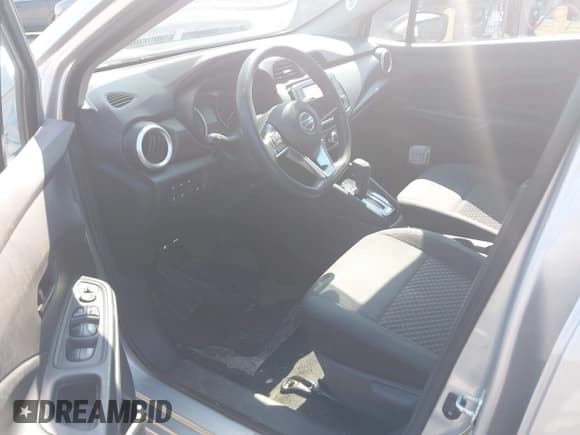 ✅ 2020 Nissan Versa S • VIN: 3N1CN8DV6LL840586 • Lot: 42893557. Listed on IAAI with 88,596 mi. Free auction sales archive from the USA and detailed vehicle history report at DreamBid. Image 5.