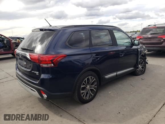 ✅ 2016 Mitsubishi Outlander SE • VIN: JA4AD3A35GZ056177 • Лот: 72100455. Опубликован ранее на Copart с пробегом 158 649 миль. Бесплатный доступ к архиву аукционных продаж из США и подробный отчёт об истории автомобиля на DreamBid. Изображение 3.