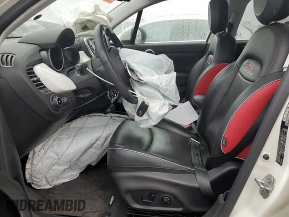 ✅ 2016 FIAT 500X Lounge • VIN: ZFBCFYDT5GP380570 • Лот: 86222175. Опубликован ранее на Copart с пробегом Не указан. Бесплатный доступ к архиву аукционных продаж из США и подробный отчёт об истории автомобиля на DreamBid. Изображение 7.