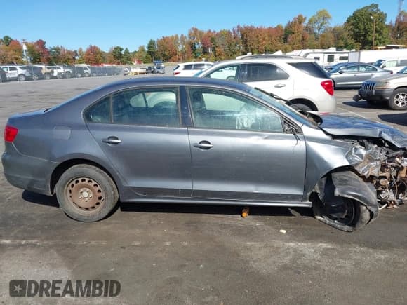 ✅ 2012 Volkswagen Jetta SE • VIN: 3VWDP7AJ0CM050358 • Лот: 43531846. Опубликован ранее на IAAI с пробегом 213 917 миль. Бесплатный доступ к архиву аукционных продаж из США и подробный отчёт об истории автомобиля на DreamBid. Изображение 13.