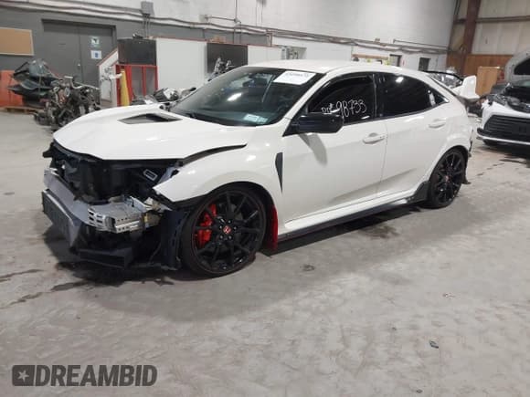 ✅ 2018 Honda Civic Type R Touring • VIN: SHHFK8G7XJU200276 • Lot: 43490572. Wystawiony na IAAI z przebiegiem 145 369 mil. Bezpłatny archiwum sprzedaży aukcyjnych z USA i szczegółowy raport historii pojazdu na DreamBid. Zdjęcie 2.