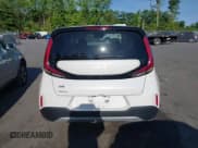 ✅ 2024 Kia Soul LX • VIN: KNDJ23AU6R7914131 • Lot: 42204199. Wystawiony na IAAI z przebiegiem 13 222 mil. Bezpłatny archiwum sprzedaży aukcyjnych z USA i szczegółowy raport historii pojazdu na DreamBid. Zdjęcie 16.