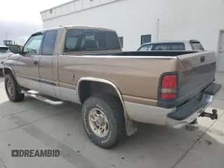 2001 Dodge 1500 с VIN 3B7HF13Z91M271798, выставлен на аукционе Copart как лот 79483774 с пробегом 121 354 миль миль и Списание • Salvage title. История ставок и продаж доступна на DreamBid. Изображение 2.