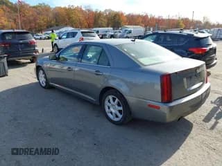 ✅ 2006 Cadillac STS • VIN: 1G6DW677760107757 • Lot: 43574704. Wystawiony na IAAI z przebiegiem 101 402 mil. Bezpłatny archiwum sprzedaży aukcyjnych z USA i szczegółowy raport historii pojazdu na DreamBid. Zdjęcie 3.