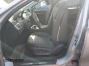 ✅ 2011 BMW 5 Series 528i • VIN: WBAFR1C57BDV76531 • Lot: 90811635. Wystawiony na Copart z przebiegiem 189 849 mil. Bezpłatny archiwum sprzedaży aukcyjnych z USA i szczegółowy raport historii pojazdu na DreamBid. Zdjęcie 7.