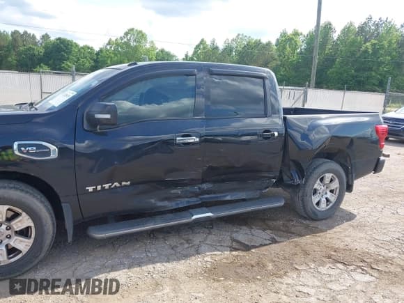 ✅ 2017 Nissan Titan SV • VIN: 1N6AA1E68HN514064 • Лот: 42128619. Опубликован ранее на IAAI с пробегом 140 529 миль. Бесплатный доступ к архиву аукционных продаж из США и подробный отчёт об истории автомобиля на DreamBid. Изображение 6.
