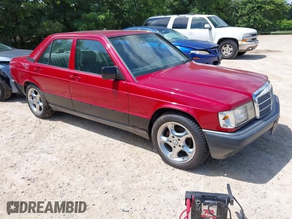 ✅ 1992 Mercedes-Benz 190 • VIN: WDBDA29D1NF879978 • Lot: 42678245. Wystawiony na IAAI z przebiegiem 174 734 mil. Bezpłatny archiwum sprzedaży aukcyjnych z USA i szczegółowy raport historii pojazdu na DreamBid. Zdjęcie 1.