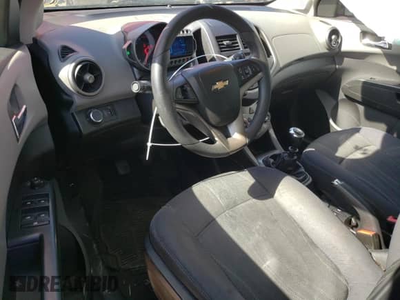 2013 Chevrolet Sonic LT с VIN 1G1JD6SB7D4108620, выставлен на аукционе Copart как лот 48750135 с пробегом 109 443 миль миль и Списание • Salvage title. История ставок и продаж доступна на DreamBid. Изображение 8.