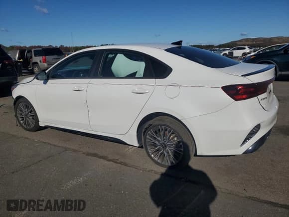 ✅ 2023 Kia Forte GT-Line • VIN: 3KPF54AD5PE669015 • Lot: 91187965. Wystawiony na Copart z przebiegiem 19 617 mil. Bezpłatny archiwum sprzedaży aukcyjnych z USA i szczegółowy raport historii pojazdu na DreamBid. Zdjęcie 2.