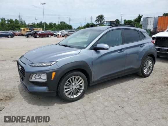 ✅ 2021 Hyundai Kona SEL • VIN: KM8K22AA9MU602508 • Лот: 61417074. Опубликован ранее на Copart с пробегом 18 729 миль. Бесплатный доступ к архиву аукционных продаж из США и подробный отчёт об истории автомобиля на DreamBid. Изображение 1.