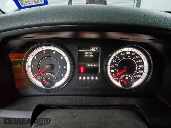 2017 Ram 1500 Tradesman z VIN 3C6JR6DG8HG768716, wystawiony jako Copart lot #80923085 z przebiegiem 154 341 mil mil oraz Czysty tytuł • Clean title. Historia ofert i sprzedaży dostępna na DreamBid. Obrazek 9.