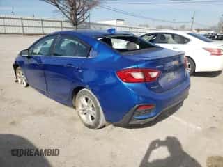 ✅ 2018 Chevrolet Cruze LT • VIN: 1G1BE5SM8J7177498 • Lot: 66875962. Wystawiony na Copart z przebiegiem Nie podano mil. Skorzystaj z bezpłatnego archiwum sprzedaży aukcyjnych z USA i zobacz szczegółowy raport historii pojazdu na DreamBid. Zdjęcie 3.