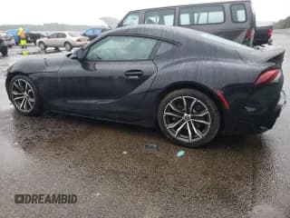 ✅ 2021 Toyota Supra 2.0 • VIN: WZ1DB2C07MW045072 • Лот: 69340803. Опубликован ранее на Copart с пробегом 53 242 миль. Бесплатный доступ к архиву аукционных продаж из США и подробный отчёт об истории автомобиля на DreamBid. Изображение 2.