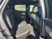 ✅ 2024 Genesis GV60 Advanced • VIN: KMUKCDSC5RU024764 • Lot: 62593385. Wystawiony na Copart z przebiegiem 4 907 mil. Bezpłatny archiwum sprzedaży aukcyjnych z USA i szczegółowy raport historii pojazdu na DreamBid. Zdjęcie 11.