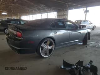 ✅ 2013 Dodge Charger SXT Plus • VIN: 2C3CDXHG4DH611697 • Lot: 85342425. Wystawiony na Copart z przebiegiem 79 303 mil. Bezpłatny archiwum sprzedaży aukcyjnych z USA i szczegółowy raport historii pojazdu na DreamBid. Zdjęcie 3.