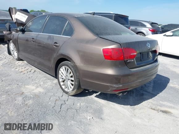 ✅ 2011 Volkswagen Jetta SEL • VIN: 3VWLX7AJ1BM368760 • Лот: 41259990. Опубликован ранее на IAAI с пробегом Не указан. Бесплатный доступ к архиву аукционных продаж из США и подробный отчёт об истории автомобиля на DreamBid. Изображение 3.