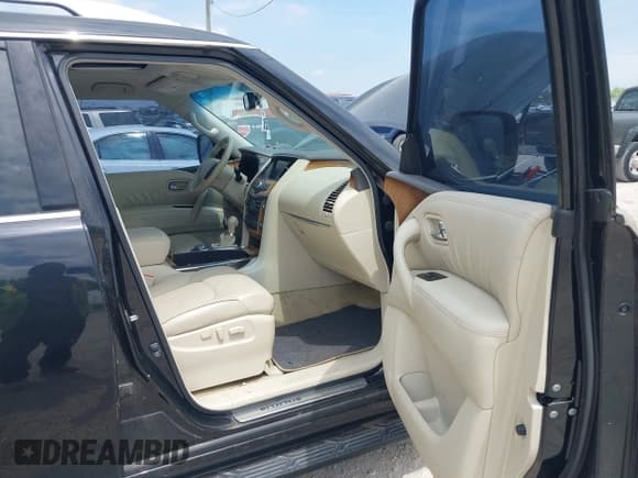 ✅ 2011 Infiniti QX56 8-passenger • VIN: JN8AZ2NC0B9302772 • Lot: 42261624. Wystawiony na IAAI z przebiegiem 190 393 mil. Bezpłatny archiwum sprzedaży aukcyjnych z USA i szczegółowy raport historii pojazdu na DreamBid. Zdjęcie 5.