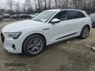 ✅ 2021 Audi e-tron Prestige • VIN: WA1VABGE9MB017772 • Lot: 44373113. Listed on Copart with 18,847 mi. Free auction sales archive from the USA and detailed vehicle history report at DreamBid. Image 1.