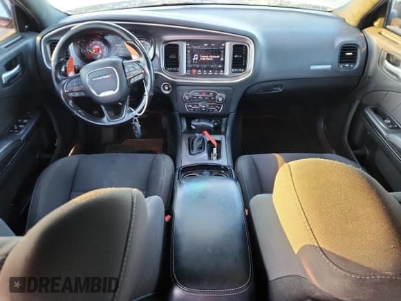 ✅ 2019 Dodge Charger R/T • VIN: 2C3CDXCT7KH643190 • Lot: 82660915. Wystawiony na Copart z przebiegiem 141 348 mil. Bezpłatny archiwum sprzedaży aukcyjnych z USA i szczegółowy raport historii pojazdu na DreamBid. Zdjęcie 8.