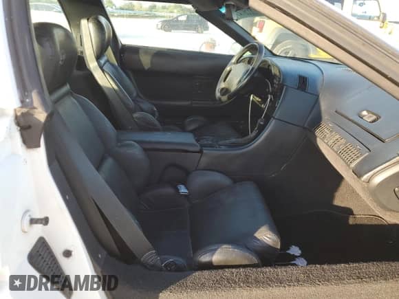 1993 Chevrolet Corvette z VIN 1G1YY23P8P5112521, wystawiony jako Copart lot #85591474 z przebiegiem 176 246 mil mil oraz Szkoda całkowita • Salvage title. Historia ofert i sprzedaży dostępna na DreamBid. Obrazek 10.