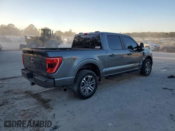 ✅ 2021 Ford F-150 XL • VIN: 1FTEW1EP9MKD97332 • Lot: 92171155. Wystawiony na Copart z przebiegiem 142 994 mil. Bezpłatny archiwum sprzedaży aukcyjnych z USA i szczegółowy raport historii pojazdu na DreamBid. Zdjęcie 3.