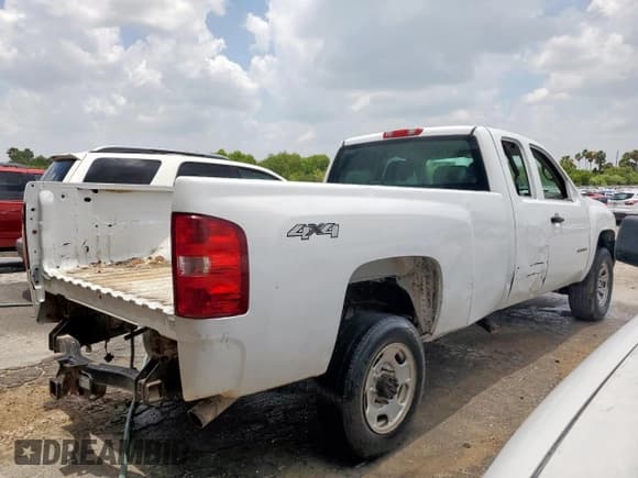 ✅ 2013 Chevrolet Silverado 2500HD Work Truck • VIN: 1GC2KVCGXDZ297742 • Lot: 59491095. Wystawiony na Copart z przebiegiem 158 449 mil. Bezpłatny archiwum sprzedaży aukcyjnych z USA i szczegółowy raport historii pojazdu na DreamBid. Zdjęcie 3.
