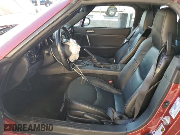 ✅ 2013 Mazda MX-5 Miata Grand Touring • VIN: JM1NC2PF2D0232253 • Lot: 71936844. Wystawiony na Copart z przebiegiem 78 482 mil. Bezpłatny archiwum sprzedaży aukcyjnych z USA i szczegółowy raport historii pojazdu na DreamBid. Zdjęcie 7.