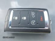 ✅ 2022 Jeep Grand Cherokee Limited • VIN: 1C4RJHBG1N8569817 • Lot: 43527816. Wystawiony na IAAI z przebiegiem Nie podano. Bezpłatny archiwum sprzedaży aukcyjnych z USA i szczegółowy raport historii pojazdu na DreamBid. Zdjęcie 11.