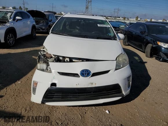 ✅ 2013 Toyota Prius Two • VIN: JTDKN3DU3D5559950 • Lot: 90502305. Wystawiony na Copart z przebiegiem 215 206 mil. Bezpłatny archiwum sprzedaży aukcyjnych z USA i szczegółowy raport historii pojazdu na DreamBid. Zdjęcie 5.