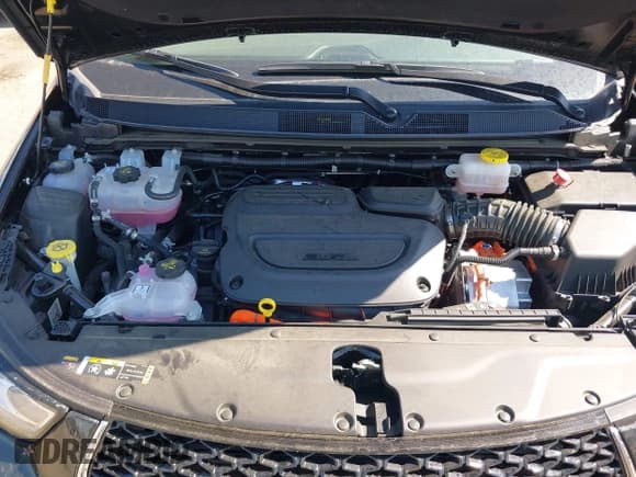 ✅ 2025 Chrysler Pacifica Hybrid Select • VIN: 2C4RC1S75SR589117 • Лот: 42914006. Опубликован ранее на IAAI с пробегом 4 494 миль. Бесплатный доступ к архиву аукционных продаж из США и подробный отчёт об истории автомобиля на DreamBid. Изображение 10.