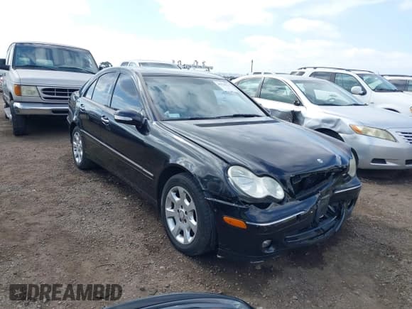 ✅ 2005 Mercedes-Benz C 320 • VIN: WDBRF64J45F564362 • Lot: 41539112. Wystawiony na IAAI z przebiegiem 170 847 mil. Bezpłatny archiwum sprzedaży aukcyjnych z USA i szczegółowy raport historii pojazdu na DreamBid. Zdjęcie 1.