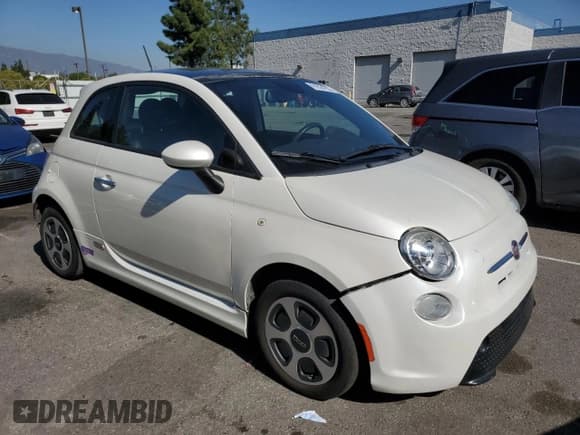 ✅ 2014 FIAT 500e • VIN: 3C3CFFGE3ET291267 • Lot: 91024755. Wystawiony na Copart z przebiegiem 66 769 mil. Bezpłatny archiwum sprzedaży aukcyjnych z USA i szczegółowy raport historii pojazdu na DreamBid. Zdjęcie 4.