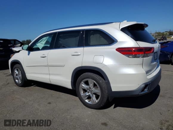 ✅ 2019 Toyota Highlander Limited • VIN: 5TDDZRFH3KS996032 • Lot: 81442485. Wystawiony na Copart z przebiegiem 98 678 mil. Bezpłatny archiwum sprzedaży aukcyjnych z USA i szczegółowy raport historii pojazdu na DreamBid. Zdjęcie 2.