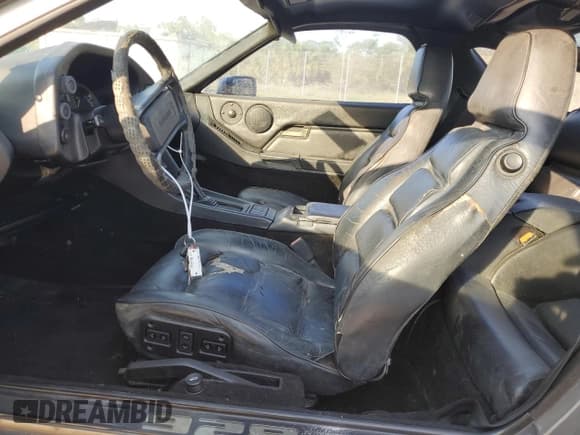 ✅ 1984 Porsche 928 • VIN: WP0JB0927ES862274 • Lot: 75285934. Wystawiony na Copart z przebiegiem 97 509 mil. Bezpłatny archiwum sprzedaży aukcyjnych z USA i szczegółowy raport historii pojazdu na DreamBid. Zdjęcie 7.