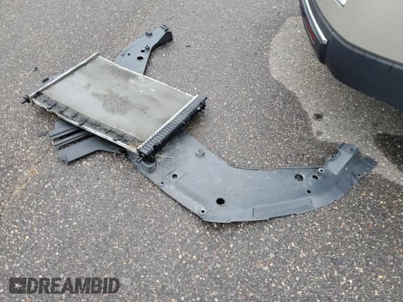 ✅ 2014 GMC Acadia SLT • VIN: 1GKKRRKD7EJ132245 • Lot: 82517605. Listed on Copart with 225,741 mi. Free auction sales archive from the USA and detailed vehicle history report at DreamBid. Image 13.