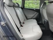 ✅ 2010 Volkswagen Passat • VIN: WVWXK9AN8AE079770 • Lot: 59043375. Wystawiony na Copart z przebiegiem 141 366 mil. Bezpłatny archiwum sprzedaży aukcyjnych z USA i szczegółowy raport historii pojazdu na DreamBid. Zdjęcie 10.