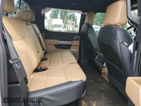 ✅ 2024 Ford F-350 XL • VIN: 1FT8W3BT9REE22326 • Лот: 70098565. Опубликован ранее на Copart с пробегом 9 359 миль. Бесплатный доступ к архиву аукционных продаж из США и подробный отчёт об истории автомобиля на DreamBid. Изображение 10.