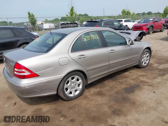 ✅ 2006 Mercedes-Benz C 280 Luxury • VIN: WDBRF92H66F782113 • Lot: 42389922. Wystawiony na IAAI z przebiegiem 112 367 mil. Bezpłatny archiwum sprzedaży aukcyjnych z USA i szczegółowy raport historii pojazdu na DreamBid. Zdjęcie 4.