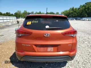 2016 Hyundai Tucson SE z VIN KM8J3CA45GU175289, wystawiony jako Copart lot #70486385 z przebiegiem Nie podano mil oraz Szkoda całkowita • Salvage title. Historia ofert i sprzedaży dostępna na DreamBid. Obrazek 6.