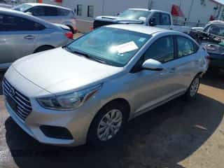 2021 Hyundai Accent SE z VIN 3KPC24A62ME130487, wystawiony jako IAAI lot #42993727 z przebiegiem 76 281 mil mil oraz . Historia ofert i sprzedaży dostępna na DreamBid. Obrazek 2.