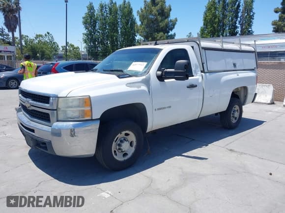 ✅ 2007 Chevrolet Silverado 2500HD • VIN: 1GCHC24627E573886 • Лот: 42477943. Опубликован ранее на IAAI с пробегом 219 628 миль. Бесплатный доступ к архиву аукционных продаж из США и подробный отчёт об истории автомобиля на DreamBid. Изображение 2.