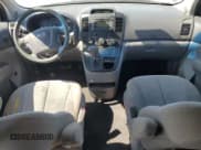 ✅ 2010 Kia Sedona LX • VIN: KNDMG4C37A6354137 • Lot: 80358195. Wystawiony na Copart z przebiegiem 238 170 mil. Bezpłatny archiwum sprzedaży aukcyjnych z USA i szczegółowy raport historii pojazdu na DreamBid. Zdjęcie 8.