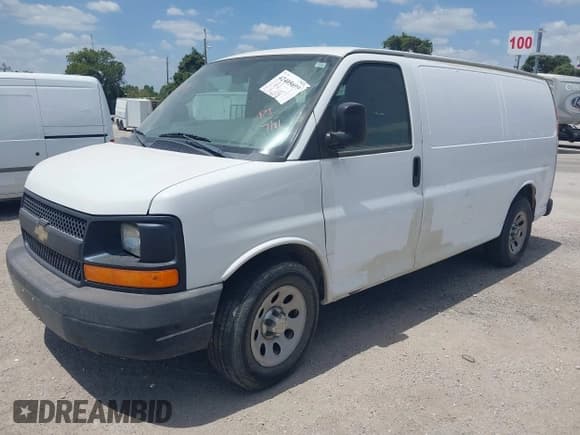 ✅ 2013 Chevrolet Express Cargo • VIN: 1GCSGAFX9D1179623 • Lot: 42405699. Wystawiony na IAAI z przebiegiem 213 830 mil. Bezpłatny archiwum sprzedaży aukcyjnych z USA i szczegółowy raport historii pojazdu na DreamBid. Zdjęcie 2.