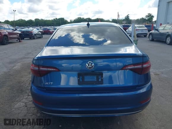✅ 2020 Volkswagen Jetta S • VIN: 3VWCB7BU7LM011513 • Lot: 43026541. Listed on IAAI with 144,189 mi. Free auction sales archive from the USA and detailed vehicle history report at DreamBid. Image 16.