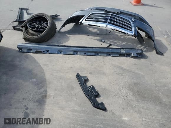 ✅ 2019 Mercedes-Benz S 63 AMG • VIN: WDDUG8JB1KA484274 • Lot: 76652314. Wystawiony na Copart z przebiegiem 93 651 mil. Bezpłatny archiwum sprzedaży aukcyjnych z USA i szczegółowy raport historii pojazdu na DreamBid. Zdjęcie 12.