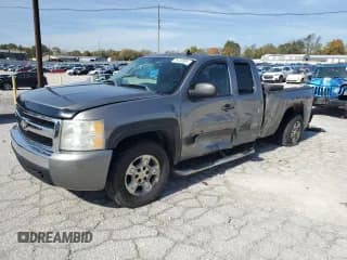 ✅ 2007 Chevrolet Silverado 1500 Work Truck • VIN: 2GCEK19C371664357 • Лот: 76733594. Опубликован ранее на Copart с пробегом 191 133 миль. Бесплатный доступ к архиву аукционных продаж из США и подробный отчёт об истории автомобиля на DreamBid. Изображение 1.