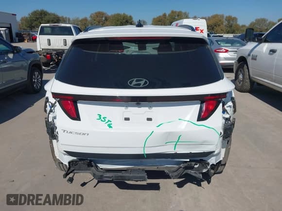 ✅ 2025 Hyundai Tucson SEL • VIN: 5NMJB3DE3SH530021 • Lot: 43651307. Wystawiony na IAAI z przebiegiem 21 100 mil. Bezpłatny archiwum sprzedaży aukcyjnych z USA i szczegółowy raport historii pojazdu na DreamBid. Zdjęcie 17.