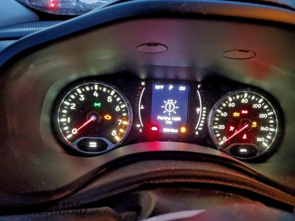 ✅ 2015 Jeep Renegade Latitude • VIN: ZACCJABT0FPB62703 • Lot: 93013585. Listed on Copart with 95,848 mi. Free auction sales archive from the USA and detailed vehicle history report at DreamBid. Image 9.